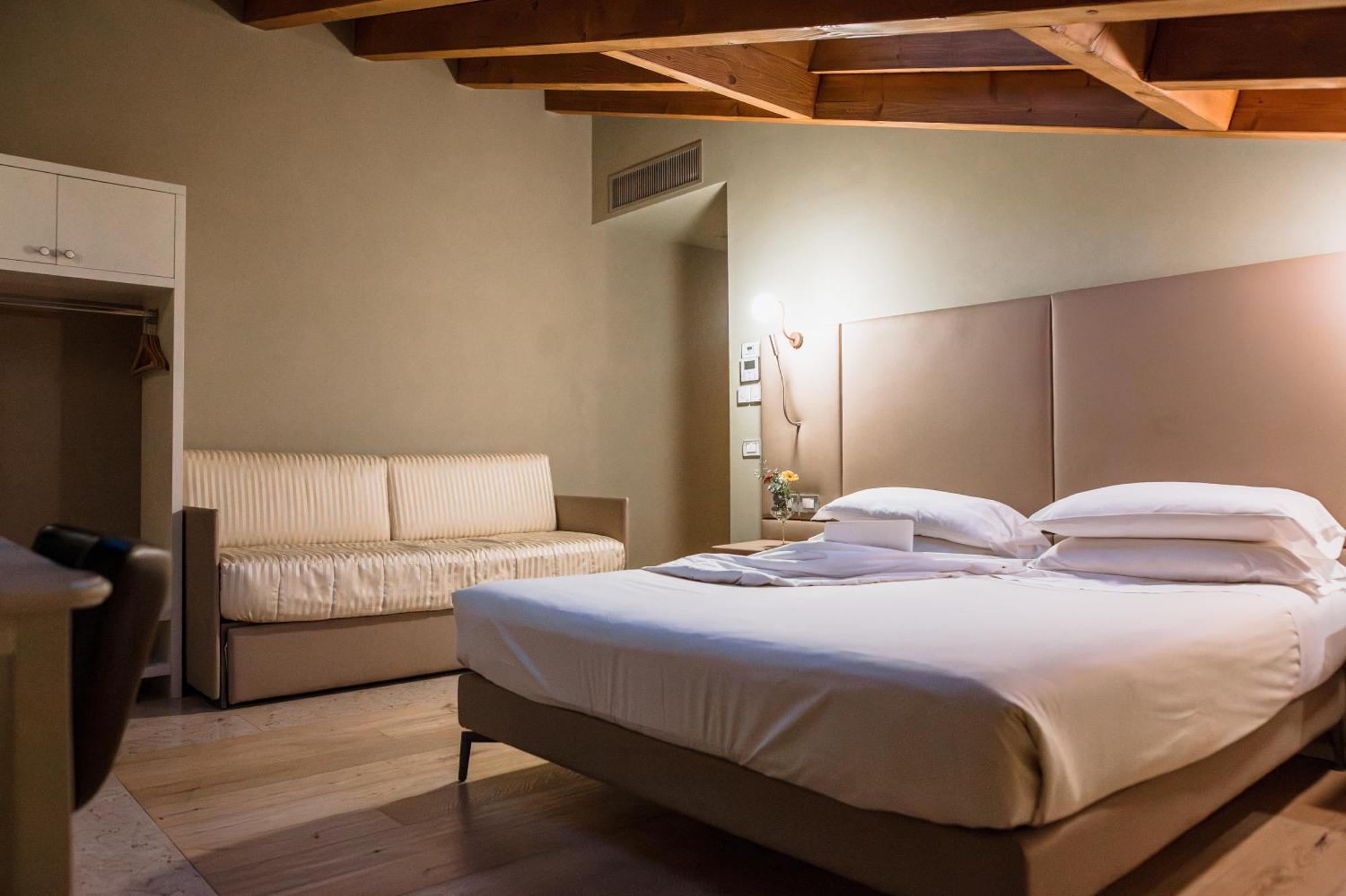 Le Greghe Suites Lazise Esterno foto
